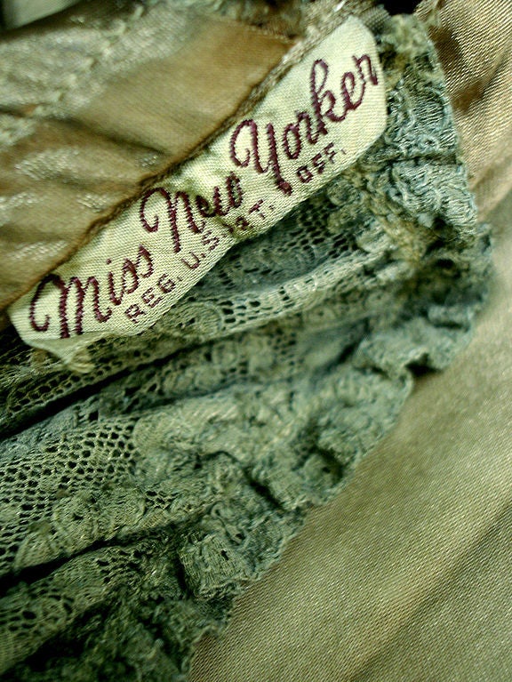 40S MISS NEW YORKER CAMO GREEN SEXY BIAS CUT SATIN SLIP For Sale 2
