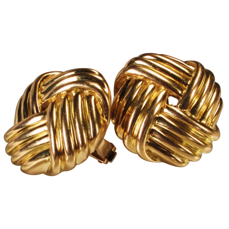 BOUCHERON  Gold Knot Earrings For Sale