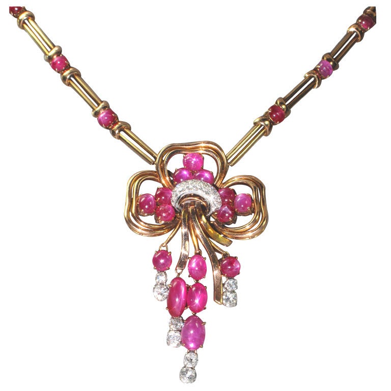 Retro Star Ruby Cabochon Gold Necklace