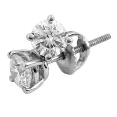 Beautiful Tiffany & Co. Diamond Solitaire Stud Earrings in Platinum