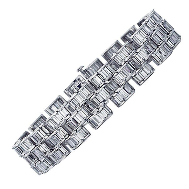 Bracelet en platine avec diamants baguettes