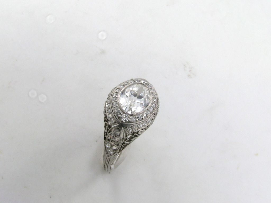 Women's A stunning platinum and diamond engagement ring.