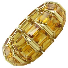 A fabulous yellow gold and citrine bracelet.