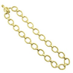 A very chic Elizabeth Locke Chain Necklace