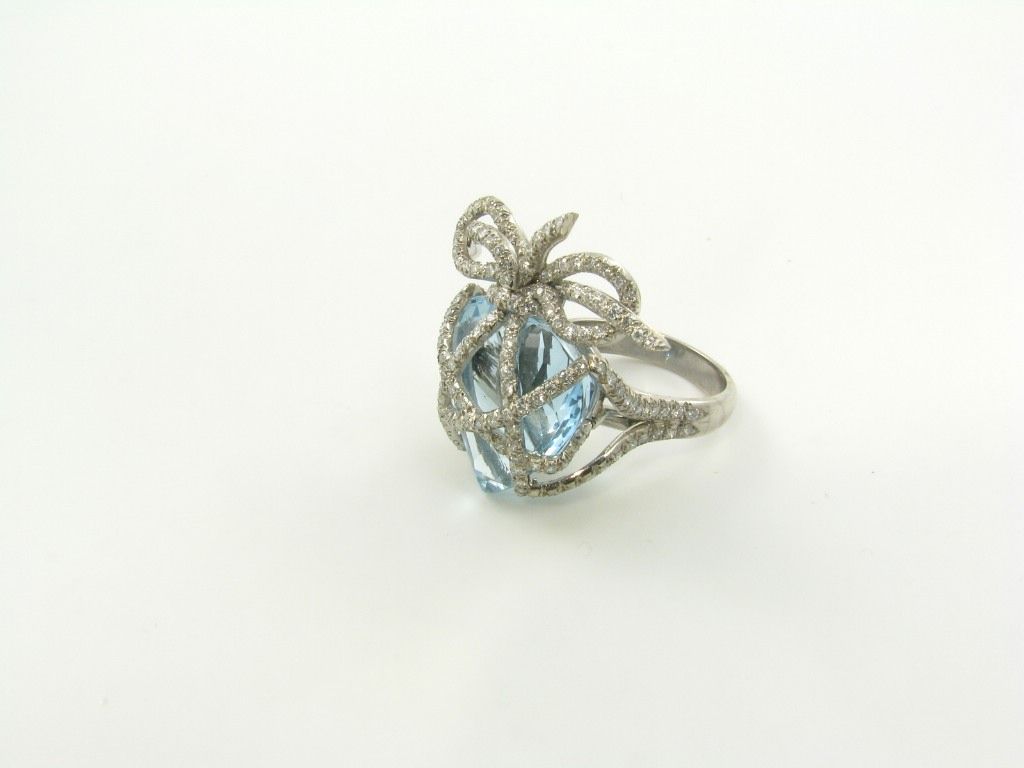 Women's VERDURA unique diamond bow wrapped heart shaped aquamarine ring