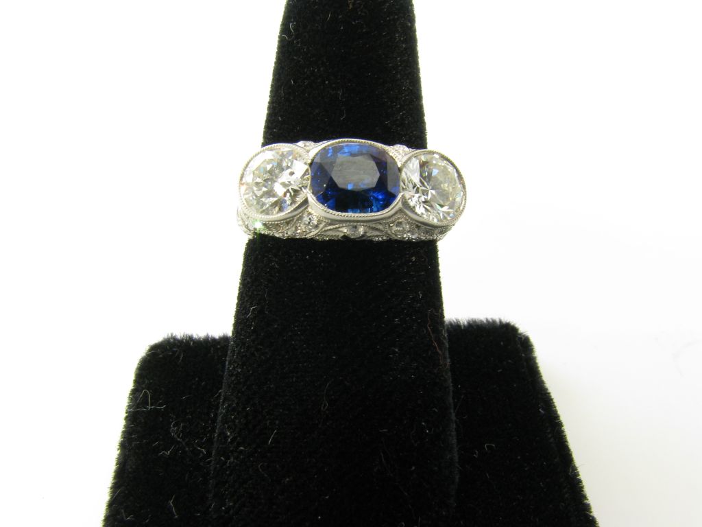 TIFFANY exquisite Art Deco platinum, sapphire and diamond ring. 1