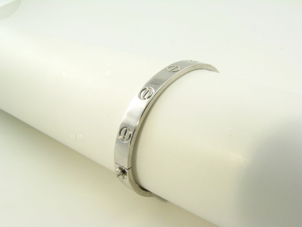 CARTIER stylish 18 karat white gold LOVE bracelet. 1