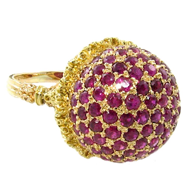 BUCCELLATI chic rose gold, yellow gold & ruby bombe style ring.