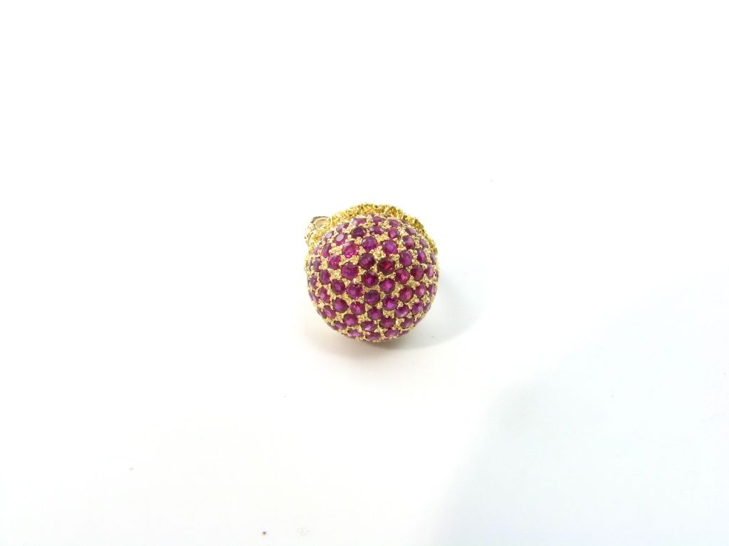 BUCCELLATI chic rose gold, yellow gold & ruby bombe style ring. 1