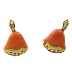 VAN CLEEF & ARPELS coral, diamond and gold earrings
