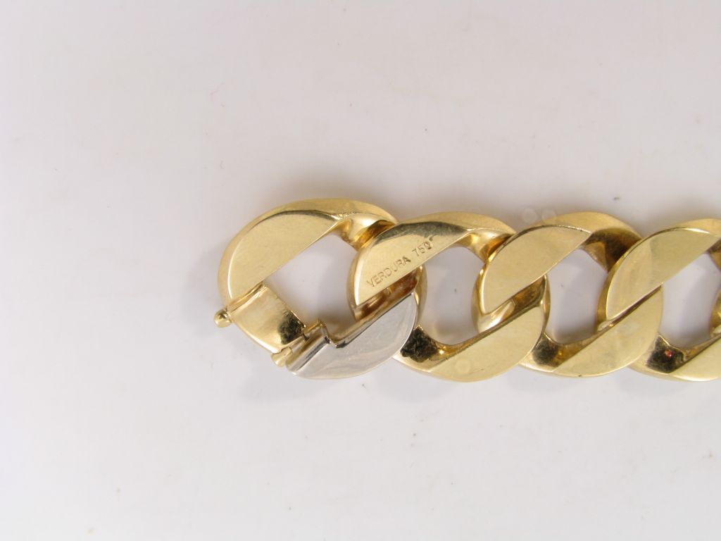 Women's VERDURA classic gold link bracelet.