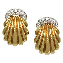 DAVID WEBB Gold and Diamond Shell Earclips