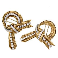 Vintage VAN CLEEF & ARPELS Diamond Gold Bow Knot Brooches