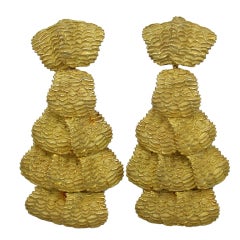 CARTIER 70s Textured Gold Earpendants