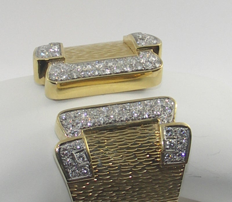 WANDER Diamond Gold Hinged Bracelet