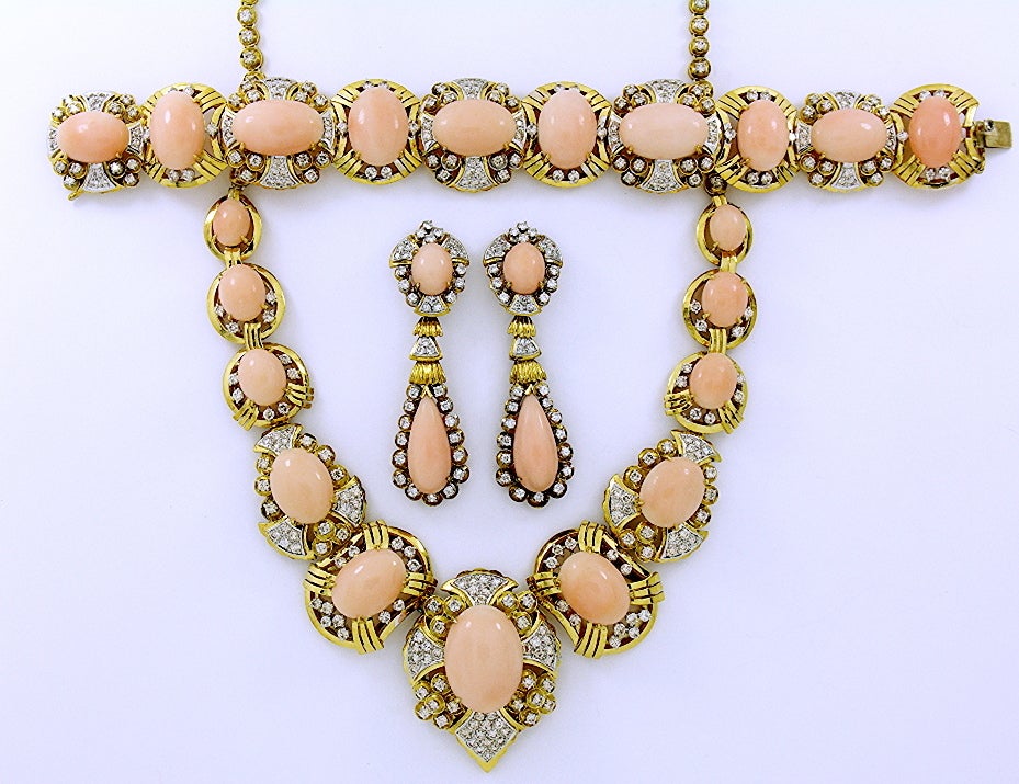 Angel Skin Coral Diamond Gold Necklace In Excellent Condition In Palm Beach, FL