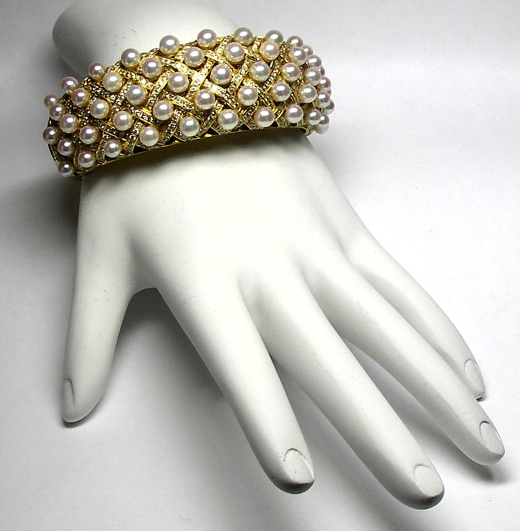 Contemporary Gold Diamond Pearl Bracelet