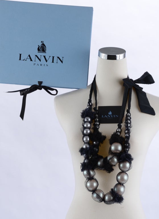 Lanvin Set of 2 Pearl Ribbon Necklaces In Excellent Condition In Toronto, ON