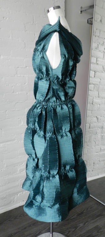 Issey Miyake Fete Teal Dress In Excellent Condition In Toronto, ON