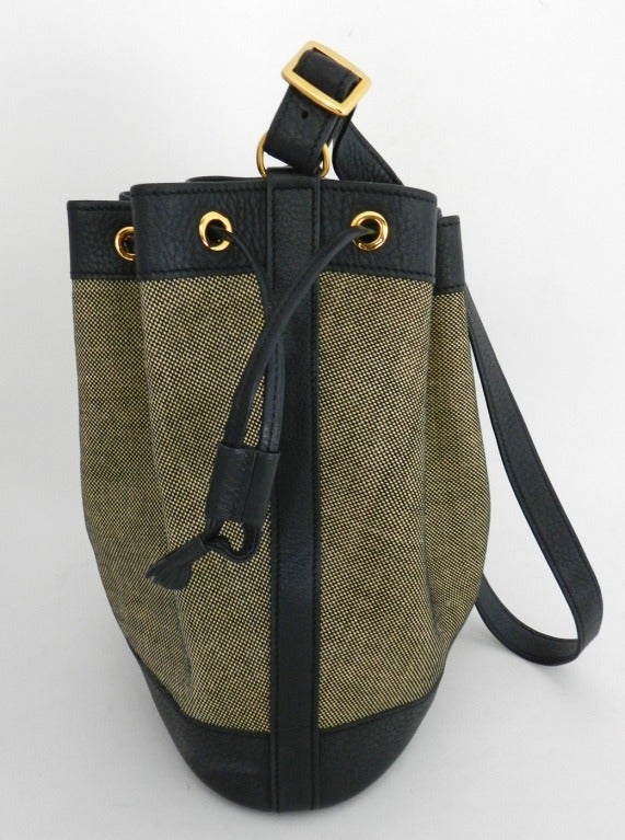 Hermes 1997 Black leather and Toile \u0026#39;Market\u0026#39; Bucket Bag at 1stdibs  