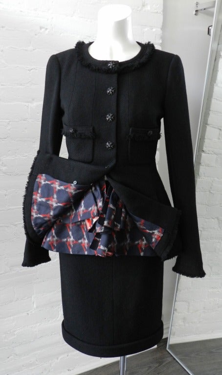Chanel 08A Black and Red Silk Runway Dress Suit In Excellent Condition In Toronto, ON