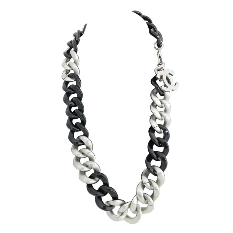 Chanel 07P Short Resin & Brushed Silver Choker Necklace