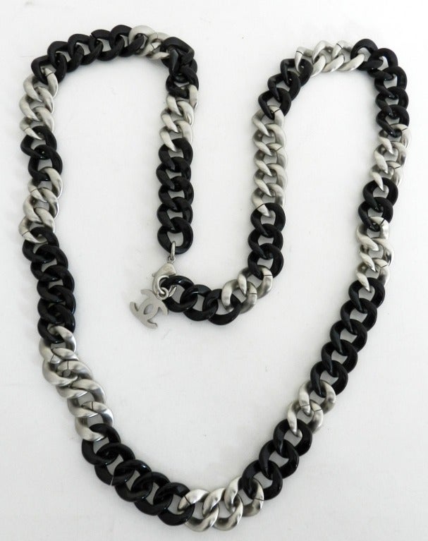 Chanel 07P Black Resin & Brushed Silver Long Necklace In Excellent Condition In Toronto, ON