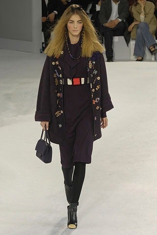 Chanel 07A Purple Cashmere Runway Cardigan Sweater In Excellent Condition In Toronto, ON