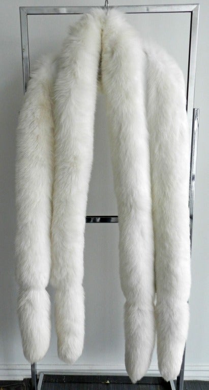 Dramatic White Fox Evening Stole In Excellent Condition In Toronto, ON