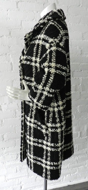 Giambattista Vali Black & Ivory Winter Coat In Excellent Condition In Toronto, ON