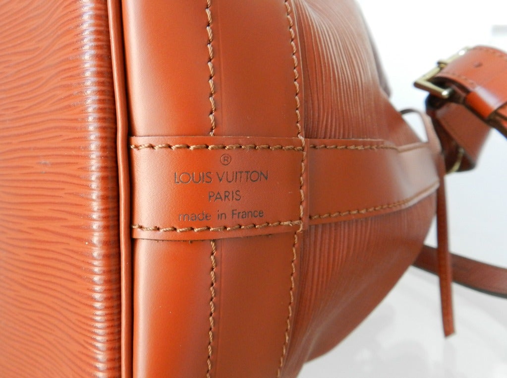 Women's Louis Vuitton Vintage 1998 Noe Bucket Bag in EPI Leather