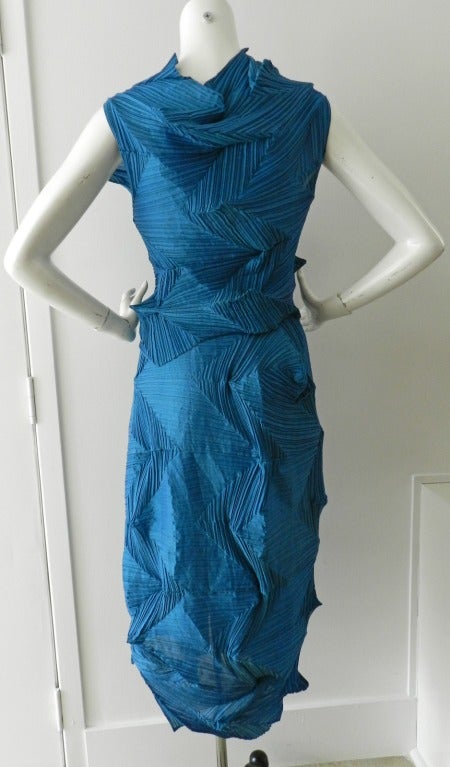 Issey Miyake Turquoise Pleat Skirt & Tank Suit - 2pcs In Excellent Condition In Toronto, ON
