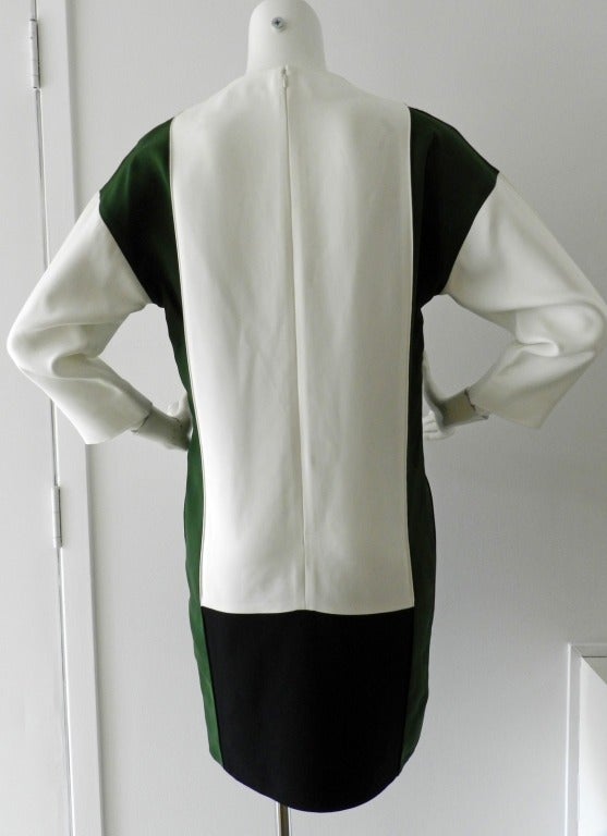 Celine Green and white color block dress In Excellent Condition In Toronto, ON