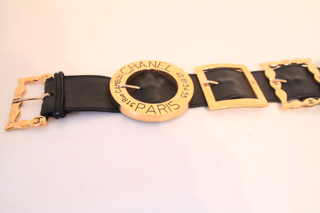 VINTAGE CHANEL BUCKLE BELT