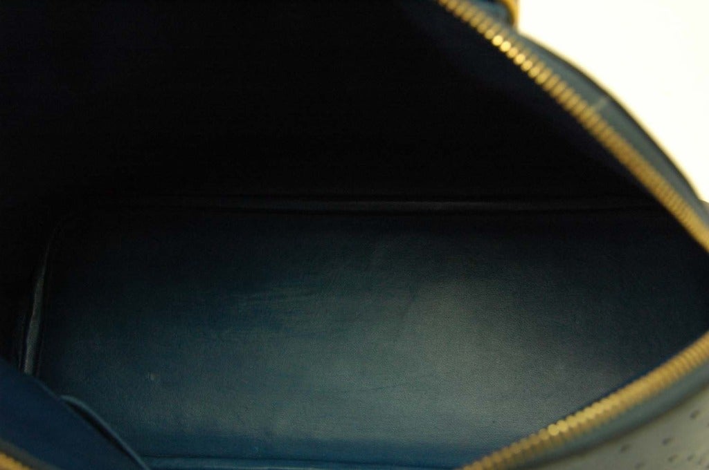 HERMES 2001 Blue Ostrich Leather 31cm Bolide Bag with Strap 3