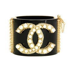 CHANEL NWT Black Resin Clamper Cuff Bracelet W. Pearl CC c. 2011