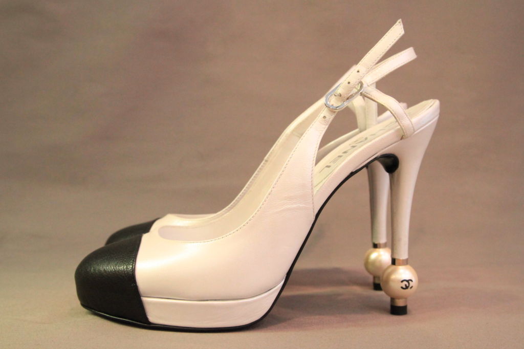 square toe nude mules