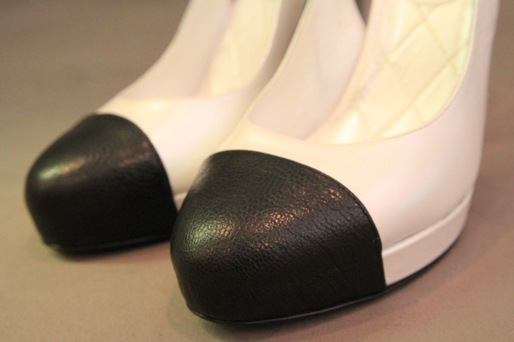 Women's CHANEL PEARLIZED WHITE/BLACK LEATHER W/ CC PEARL HEELS