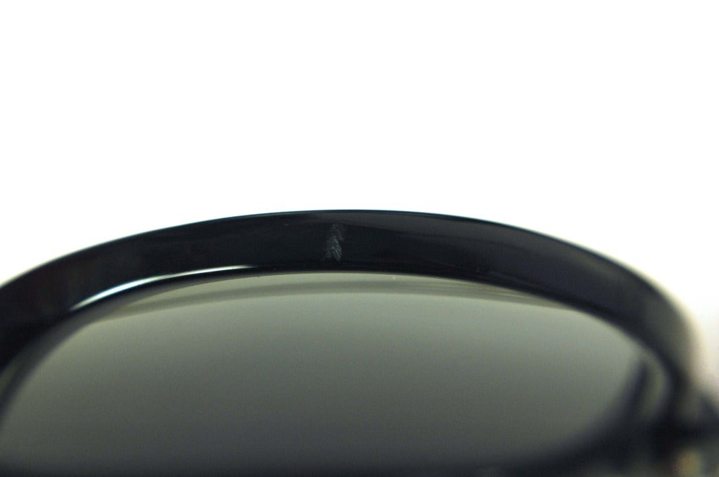 CHANEL Round Black Resin Polarized Sunglasses With Silver Arrowhead Design 3