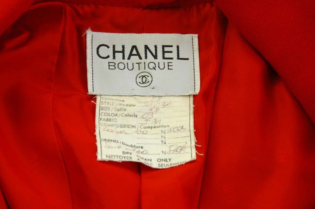 CHANEL Blazer rouge vintage W. boutons dorés tissés Taille 38 1