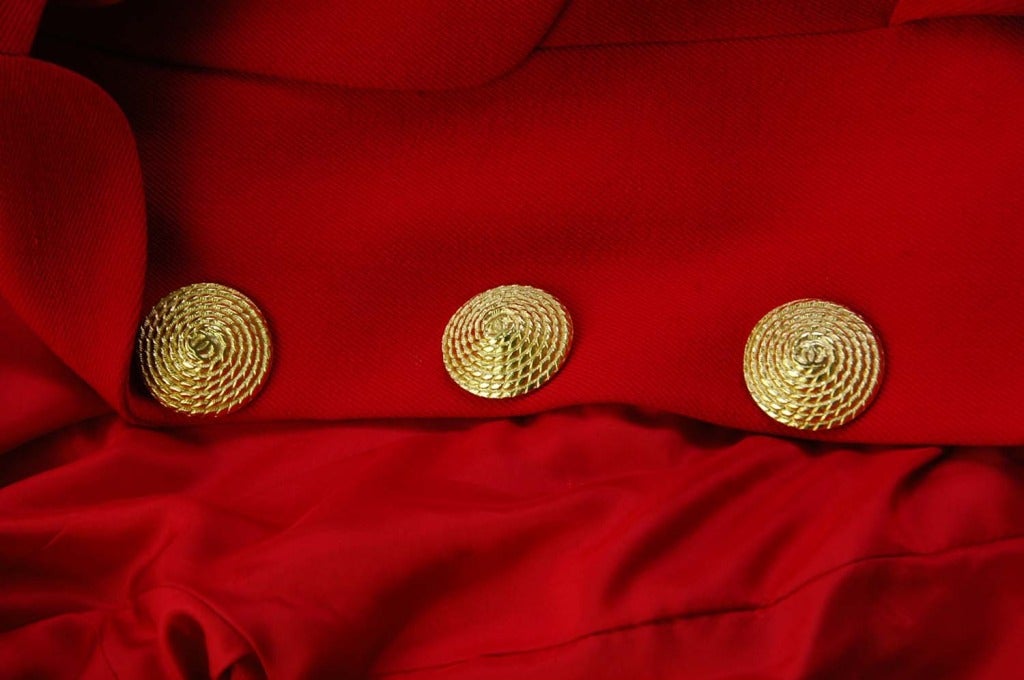 CHANEL Blazer rouge vintage W. boutons dorés tissés Taille 38 2