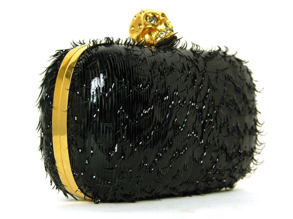 ALEXANDER MCQUEEN Black Frayed Patent Leather Clutch W. Skull Closure RT. $1, 695 In Excellent Condition In New York, NY