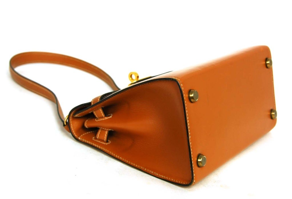 Hermes Vintage Tan Leather 20cm Mini Kelly Shoulder Bag w. GHW In Good Condition In New York, NY