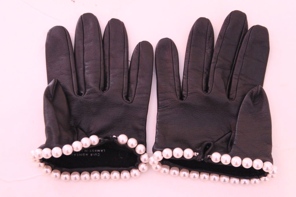 chanel leather gloves