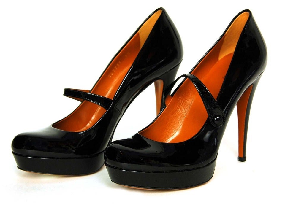 GUCCI New Black Patent Leather Platform Mary Jane Shoes - Sz 8 In New Condition In New York, NY