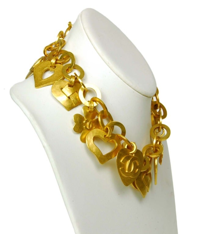 CHANEL Goldtone Link & Charm Choker Necklace c. 1995 In Excellent Condition In New York, NY