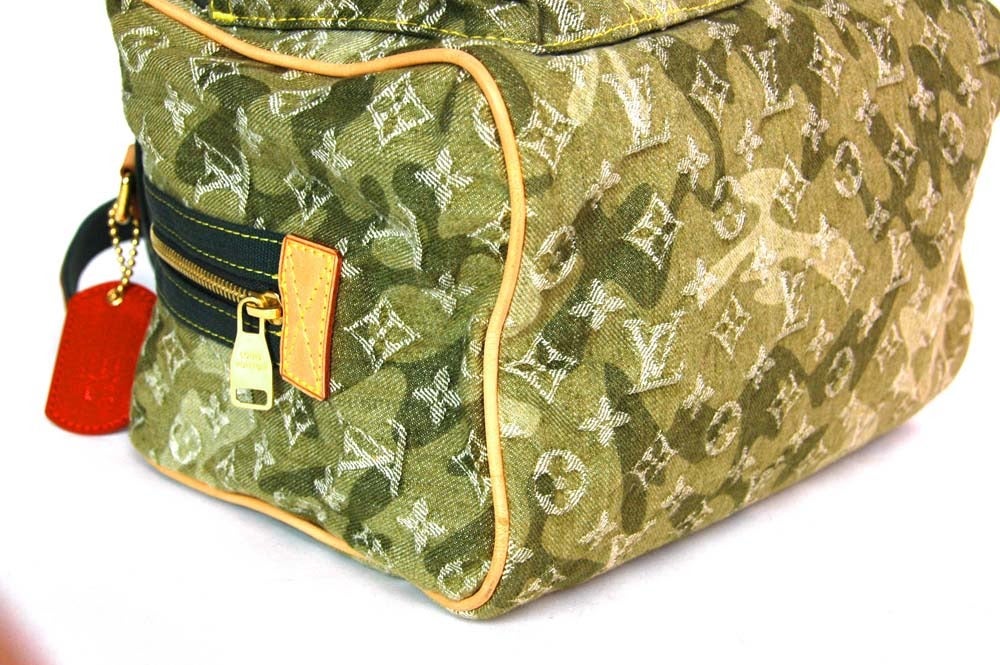 Louis Vuitton Camouflage handbag Green Denim ref.191280 - Joli Closet