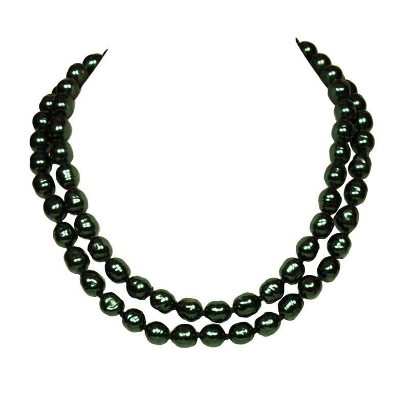 CHANEL Vintage Dark Gray Pearl Strand Necklace c. 1981