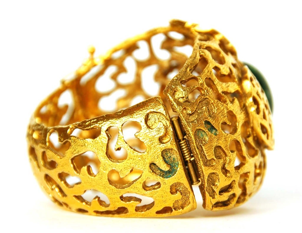 CHANEL Vintage '87 Filagre Green Gripoix Cuff Bracelet In Excellent Condition In New York, NY