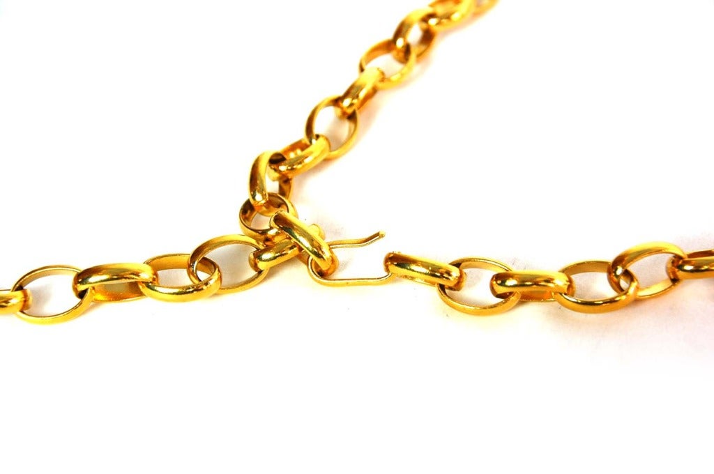 Women's CHANEL Vintage Goldtone Chainlink Necklace w. XL 'CHANEL PARIS' Medallion